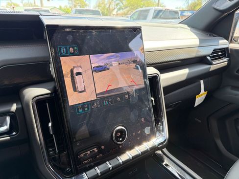 New 2026 GMC Yukon XL AT4 image 21