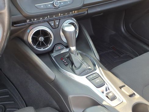 Certified 2019 Chevrolet Camaro LT RWD image 14