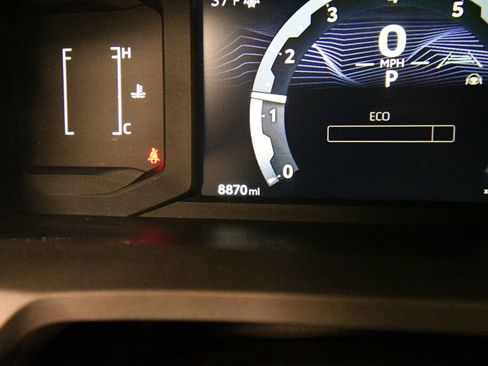 Certified 2025 Toyota Tacoma SR image 19