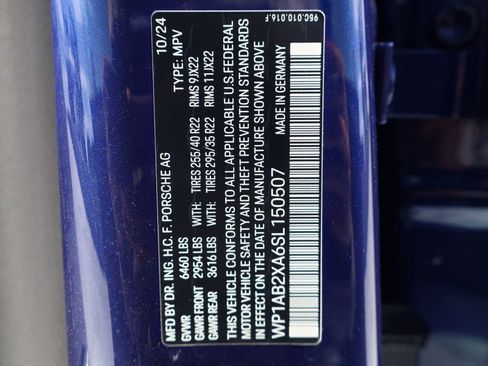 New 2025 Porsche Macan 4S Electric image 29