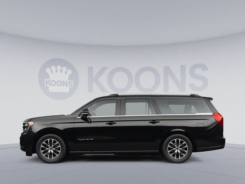 Used 2025 Ford Expedition Max Platinum image 2