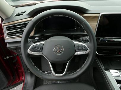 New 2025 Volkswagen Atlas SE