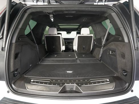 Used 2026 Cadillac Escalade Platinum Luxury w/ LPO, Floor Liner Package AWD/4WD image 12