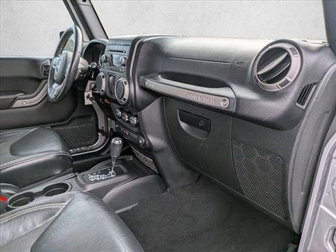Used 2016 Jeep Wrangler Sport image 20