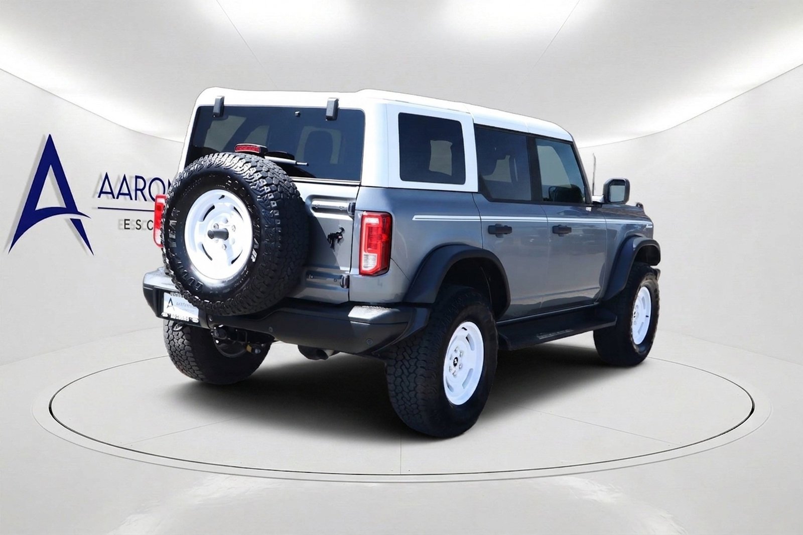 Used 2025 Ford Bronco Heritage Edition AWD/4WD image 4