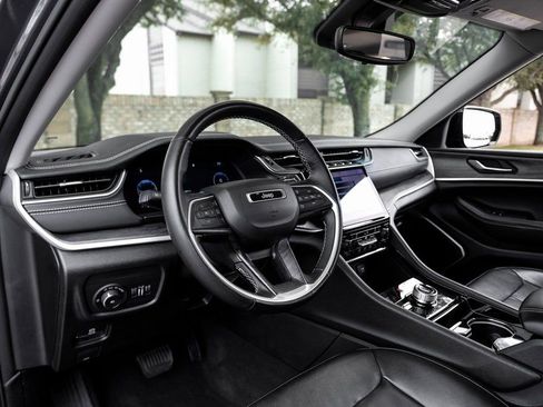 Used 2022 Jeep Grand Cherokee L Limited image 26