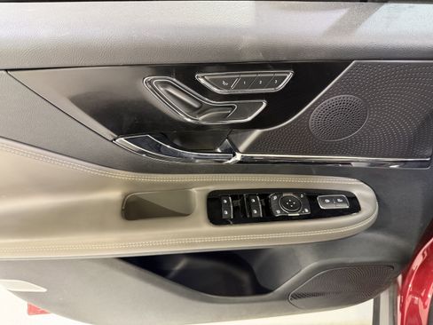 Used 2023 Lincoln Corsair FWD image 14