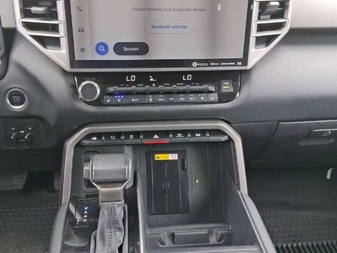 Used 2022 Toyota Tundra Limited AWD/4WD image 10