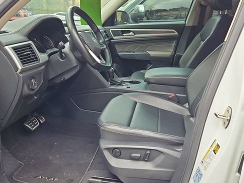 Used 2021 Volkswagen Atlas SE w/ Panoramic Sunroof Package image 9