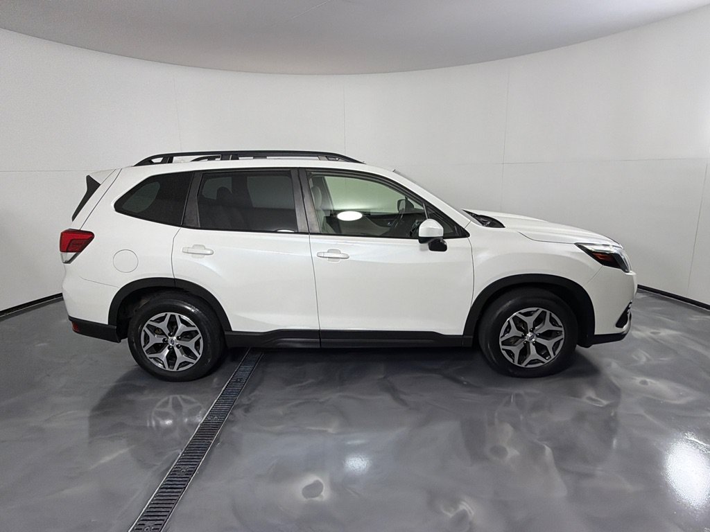 Used 2022 Subaru Forester Premium AWD/4WD image 4