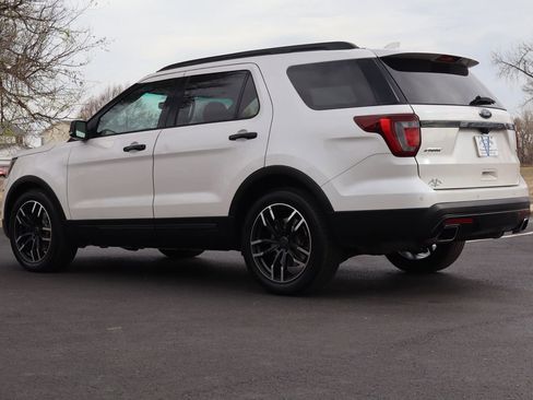 Used 2016 Ford Explorer Sport w/ Equipment Group 401A image 7