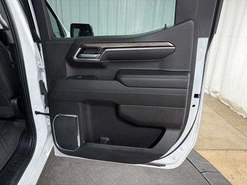 Certified 2023 Chevrolet Silverado 1500 LTZ w/ Technology Package AWD/4WD image 18