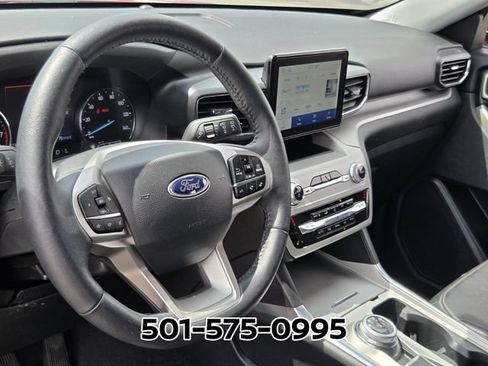 Used 2024 Ford Explorer XLT w/ Equipment Group 202A AWD/4WD image 9