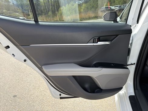 Used 2020 Toyota Camry SE w/ Audio Package image 21