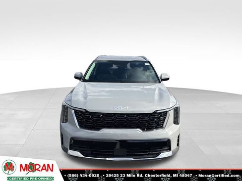 Used 2025 Kia Sorento S image 8