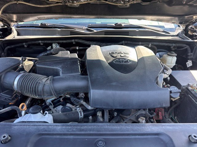 Used 2021 Toyota Tacoma TRD Sport w/ Technology Package AWD/4WD image 17