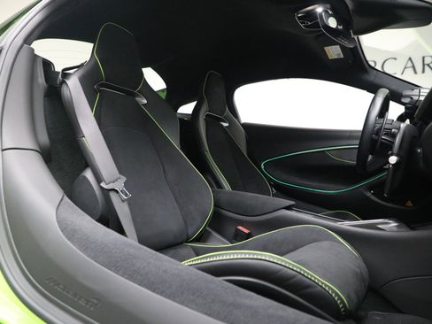 Used 2023 McLaren Artura image 24