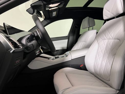 New 2026 BMW X6 xDrive40i w/ Climate Comfort Package image 5