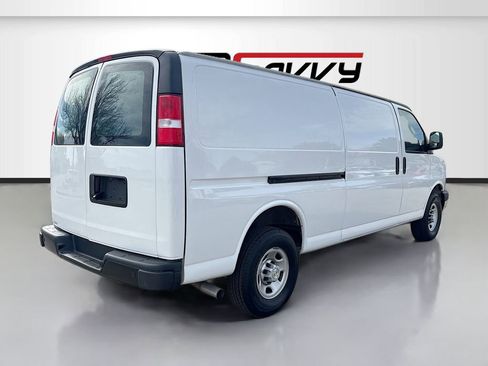 Used 2024 Chevrolet Express 3500 Extended w/ Driver Convenience Package RWD image 7