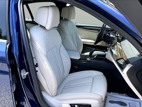 Used 2018 BMW 530e xDrive w/ Premium Package 2 AWD/4WD image 31