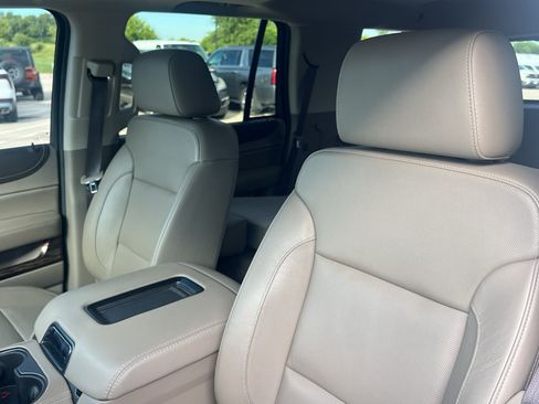Used 2019 GMC Yukon SLT w/ Premium Edition AWD/4WD image 10