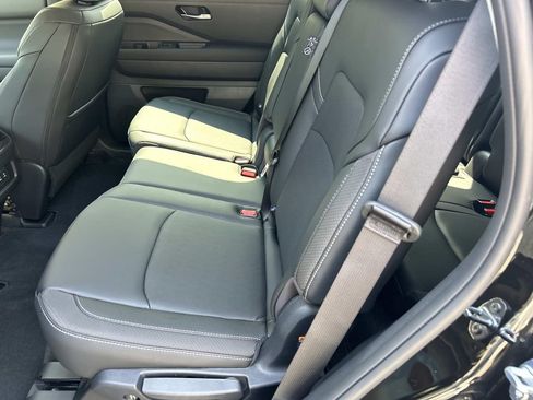 New 2026 Nissan Pathfinder SL FWD image 21