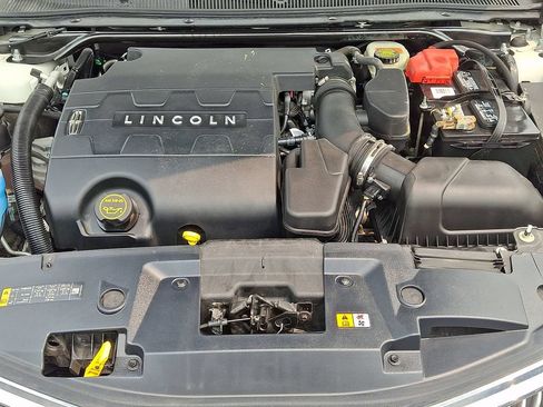 Used 2014 Lincoln MKS FWD image 27