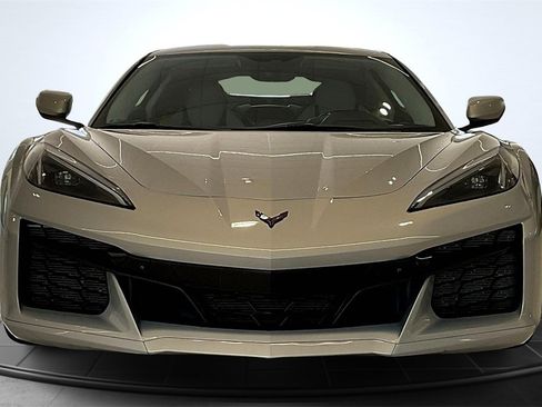 Used 2023 Chevrolet Corvette Z06 image 3