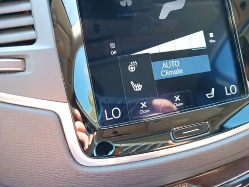 Used 2019 Volvo XC90 T6 Momentum w/ Protection Package Premier image 20