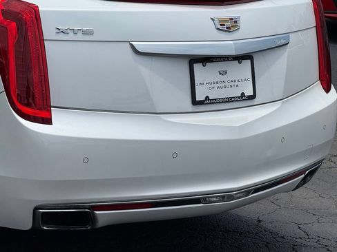 Used 2016 Cadillac XTS Luxury w/ Driver Awareness Package FWD image 9