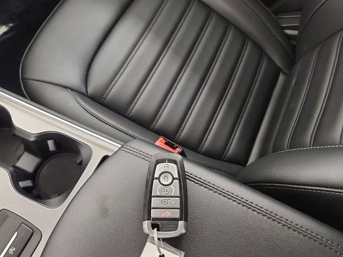 Used 2022 Ford Edge SEL w/ Convenience Package image 21