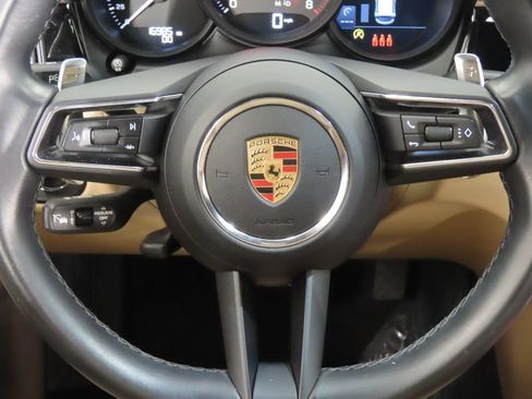 Certified 2024 Porsche Macan AWD/4WD image 18