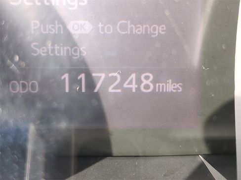 Used 2018 Toyota Camry SE image 30