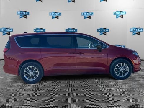 New 2026 Chrysler Pacifica Select AWD/4WD image 6