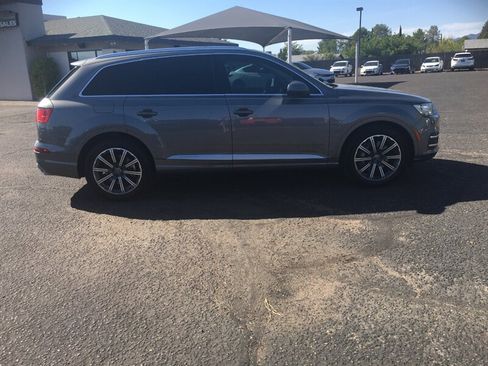 Used 2017 Audi Q7 3.0T Prestige AWD/4WD image 3