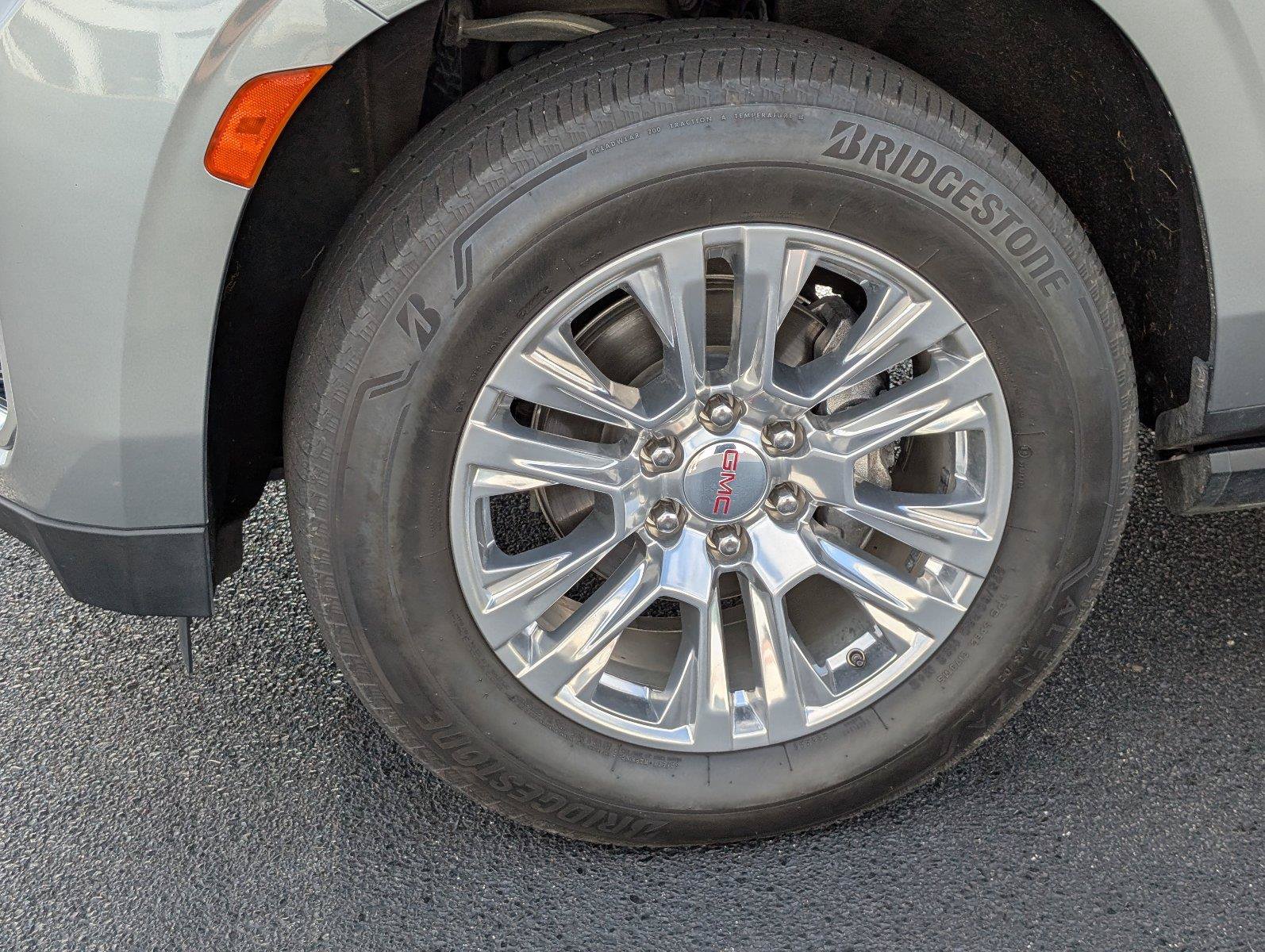 Used 2023 GMC Yukon Denali RWD image 12