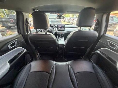 Used 2023 Jeep Compass Latitude w/ Convenience Group AWD/4WD image 18