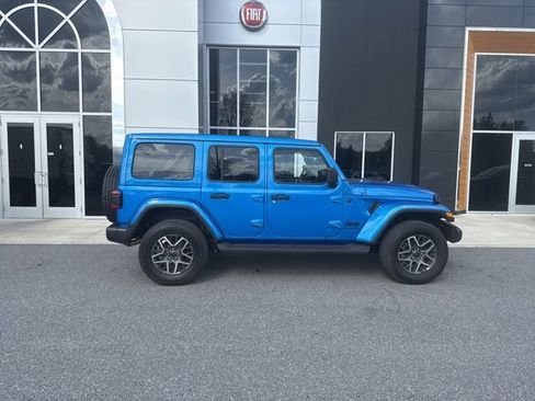 Certified 2026 Jeep Wrangler Unlimited Sahara w/ Safety Group AWD/4WD image 8