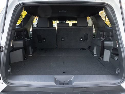 New 2026 Toyota 4Runner SR5 AWD/4WD image 8