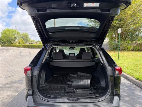 Used 2019 Toyota RAV4 XLE w/ Convenience Package image 17