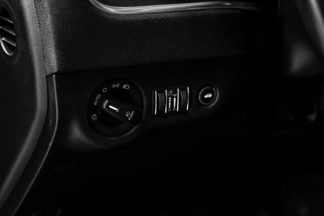 Used 2017 Dodge Charger R/T RWD image 26