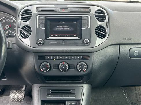 Used 2016 Volkswagen Tiguan S FWD image 13