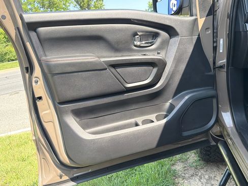 Used 2020 Nissan Titan PRO-4X AWD/4WD image 21