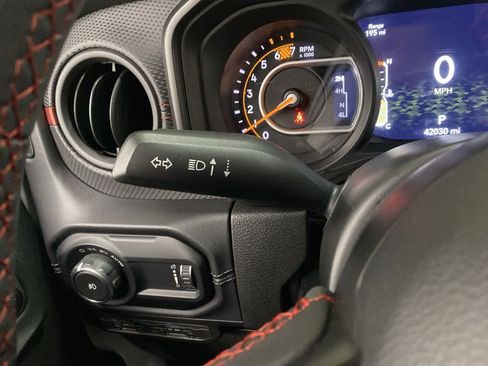 Used 2024 Jeep Wrangler Rubicon image 24