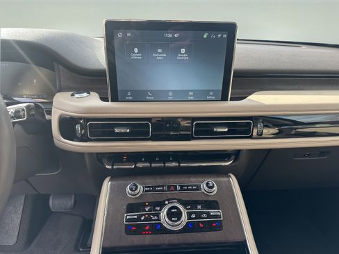 Certified 2022 Lincoln Aviator Reserve w/ Equipment Group 201A image 16