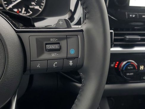 New 2025 Nissan Pathfinder SL image 18