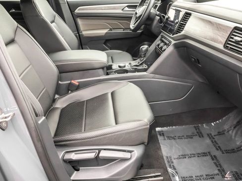 Used 2023 Volkswagen Atlas Cross Sport SE w/ Black Wheel Package image 36