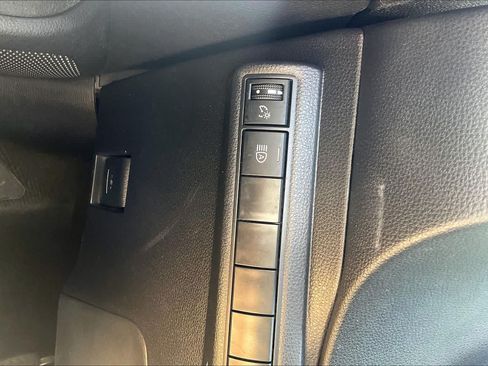 Used 2025 Toyota Corolla LE FWD image 33