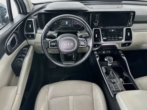 Used 2023 Kia Sorento S w/ Panoramic Sunroof Package FWD image 10