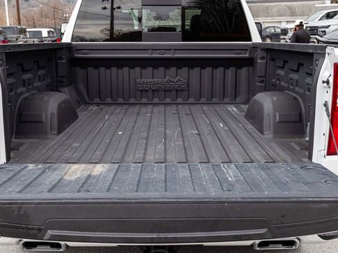 Used 2024 Chevrolet Silverado 1500 High Country w/ Technology Package AWD/4WD image 31